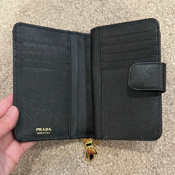 Prada Black Wallet with Gold Accents, 100% authentic - Picture 5 of 11